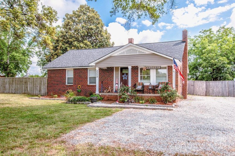 Property image 5 at 2204 Emmanuel Church Road, Conover, NC 28613