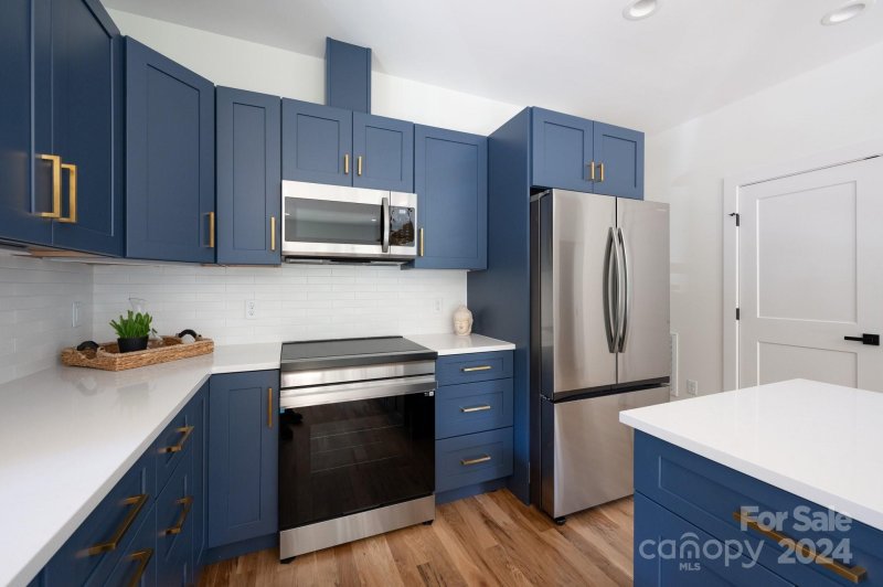 Property image 5 at 22 Sunnyside Lane, Asheville, NC 28804