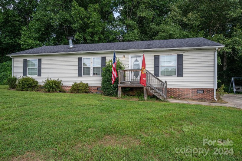 Property image 2 at 864 Sunbeam Drive, Lincolnton, NC 28092