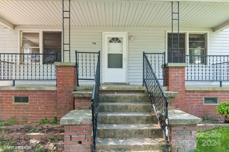 Property image 3 at 105 S Ransom Street, Gastonia, NC 28052