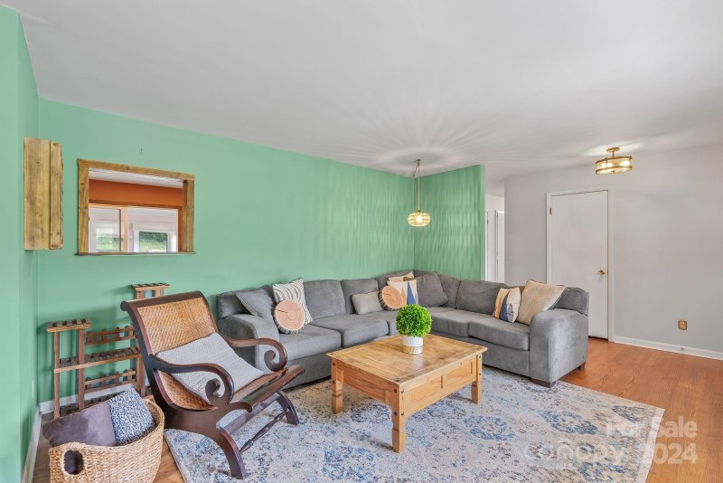 Property image 5 at 119 Woodland Hills Road, Asheville, NC 28804