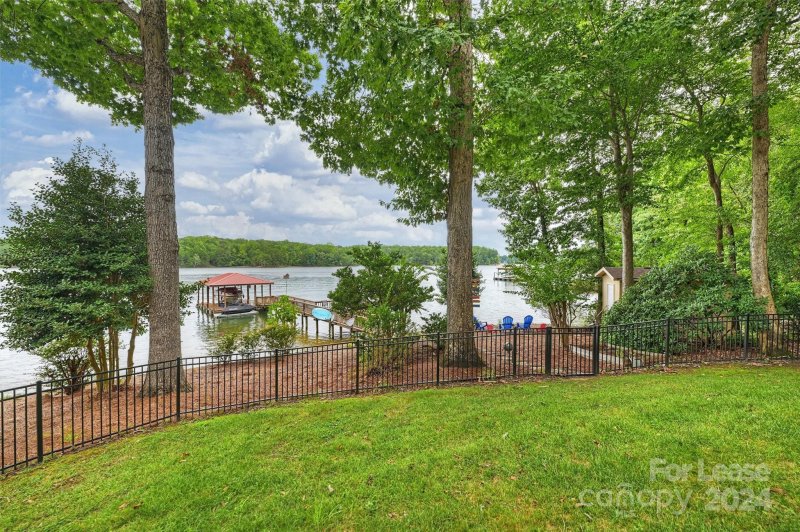 Property image 3 at 139 Hawkes Point Drive, Troutman, NC 28166