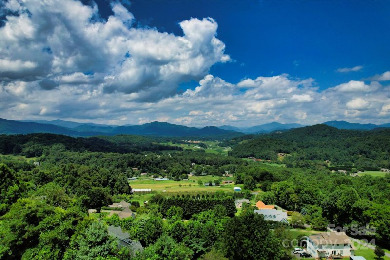 Property image 2 at 625 Trials Gap Drive, Waynesville, NC 28786