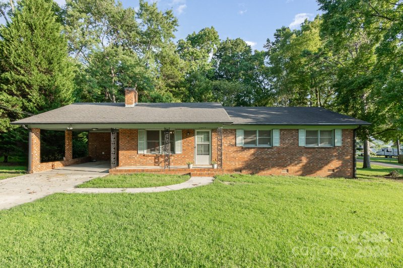 Property image 2 at 1205 Robinhood Lane, Kannapolis, NC 28081