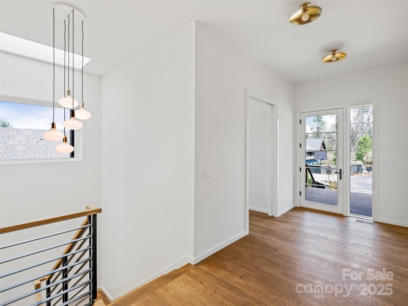 Property image 5 of 140 Upperfell Court in Ramble Biltmore Forest, Asheville, NC 28803