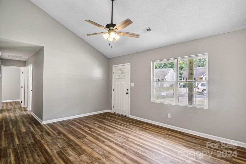 Property image 5 at 2227 Blue Hampton Lane, Charlotte, NC 28213