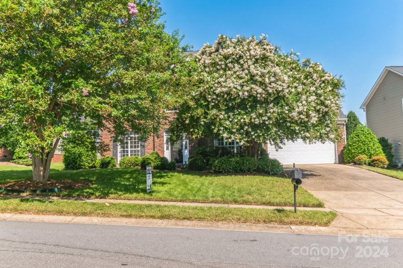 Property image 3 at 204 Riverfront Parkway, Mount Holly, NC 28120