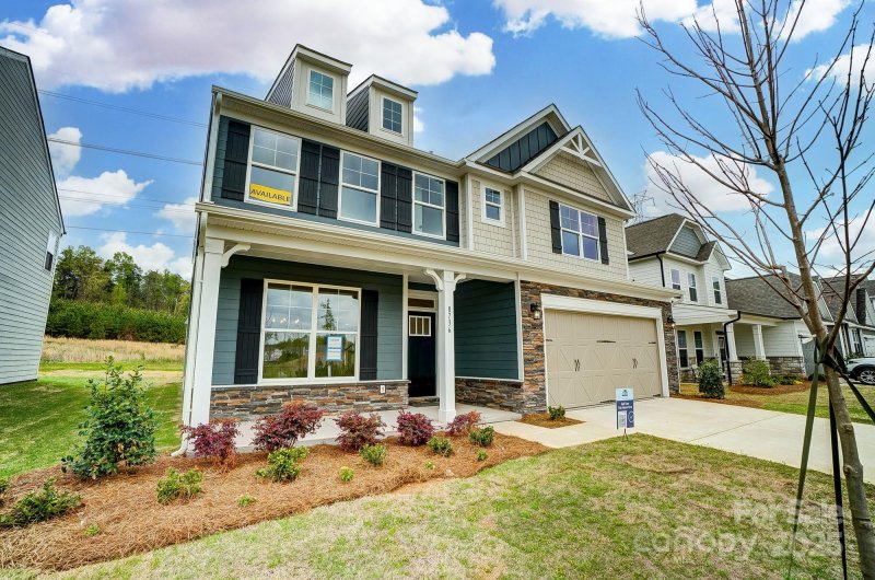 Property image 2 at 8736 Acadia Parkway, Sherrills Ford, NC 28673