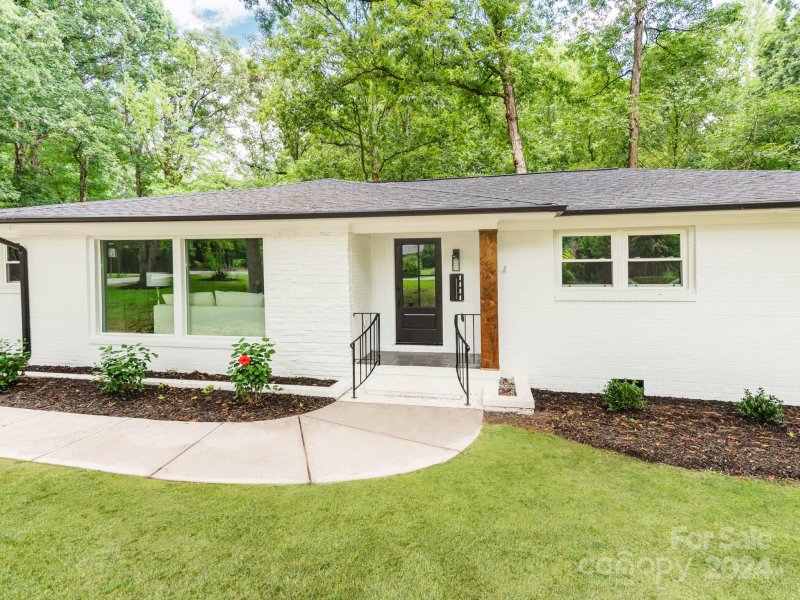 Property image 2 at 1111 Burtonwood Circle, Charlotte, NC 28212