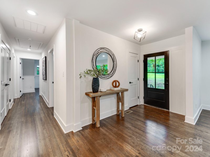 Property image 4 at 1111 Burtonwood Circle, Charlotte, NC 28212