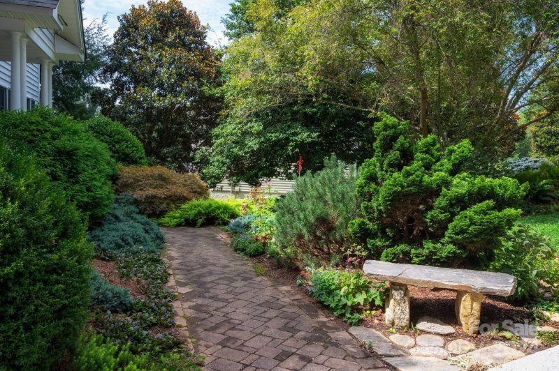 Property image 2 at 42 New Cross Road, Asheville, NC 28805