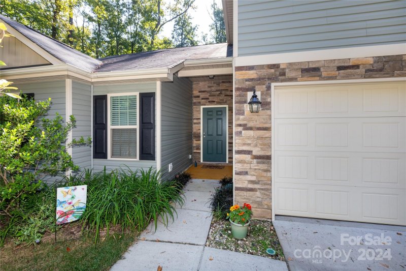 Property image 2 at 4526 Creemore Drive, Charlotte, NC 28213