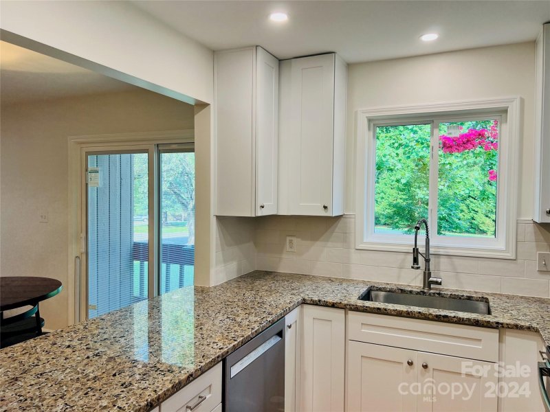 Property image 2 at 512 Mallard Head Lane, Mooresville, NC 28117