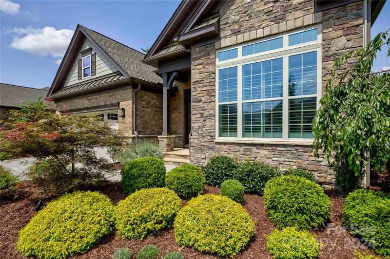 Property image 2 at 17206 Coves Edge Lane, Charlotte, NC 28278