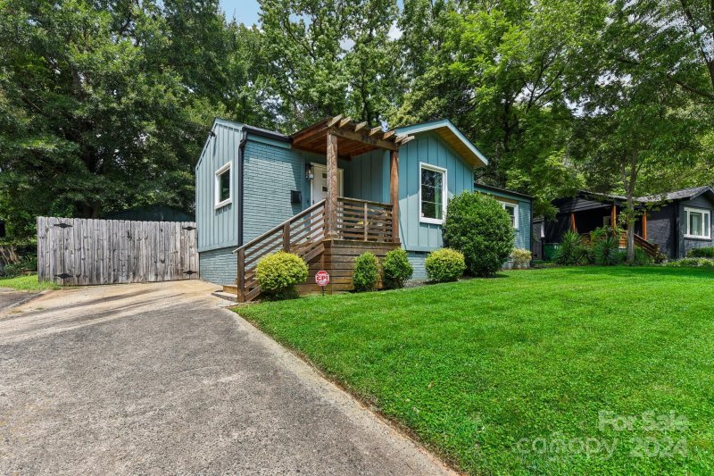 Property image 2 at 3456 Airlie Street, Charlotte, NC 28205