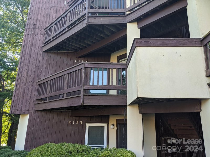 Property image 2 at 8125 Cedar Glen Drive, Charlotte, NC 28212