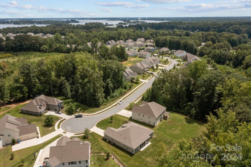 Property image 4 at 7016 Barnstone Court, Denver, NC 28037