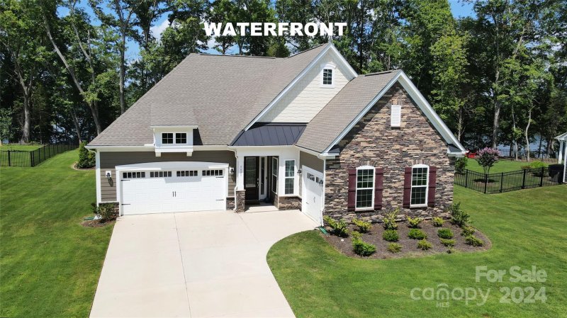 5429 Chegall Crossing Way