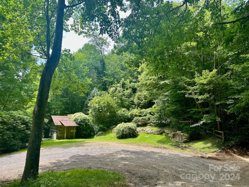 Property image 5 of 35 Flying Hawk Way in Wolf Creek Ranch, Clyde, NC 28721