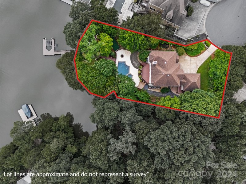 Property image 2 at 16201 Crest Cove Road, Charlotte, NC 28278
