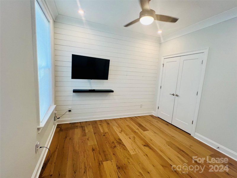 Property image 2 at 2512 Kenmore Avenue, Charlotte, NC 28204