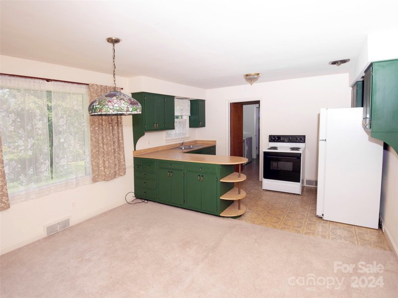 Property image 5 at 3202 Magnolia Drive, Hendersonville, NC 28792