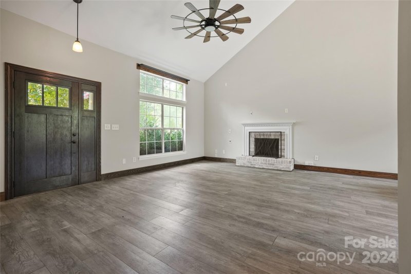 Property image 5 at 8524 Woodford Bridge Drive, Charlotte, NC 28216