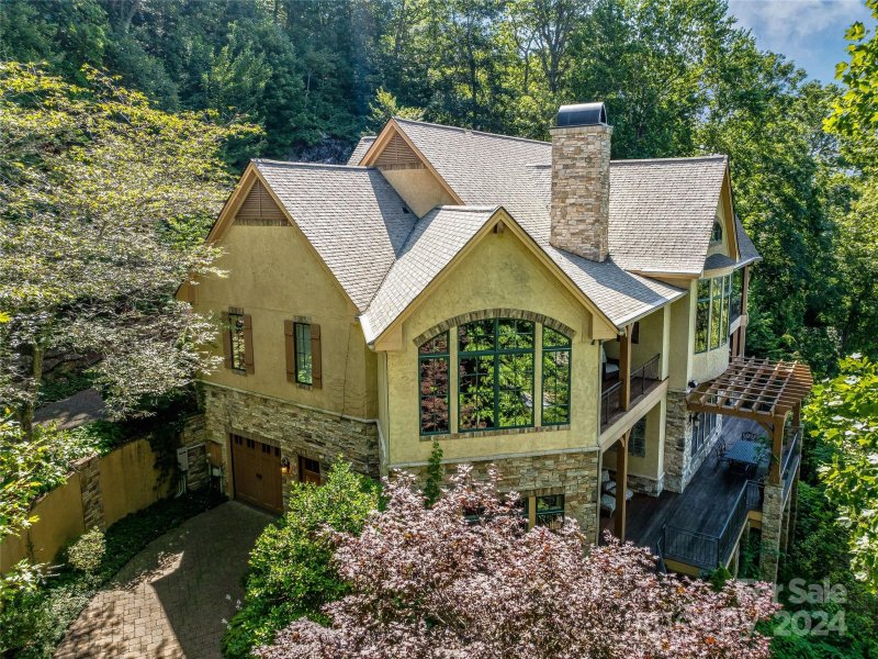 Property image 2 at 109 Crestridge Drive, Asheville, NC 28803