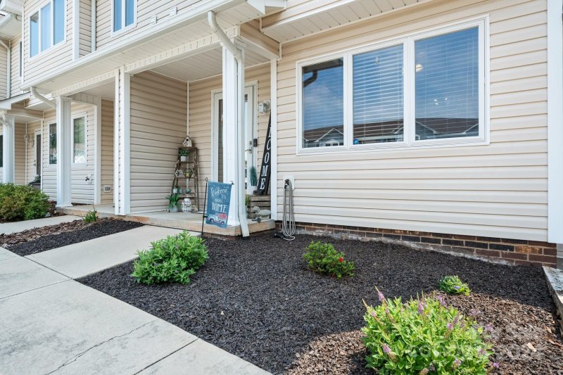 Property image 2 at 3385 White Oak Court, Claremont, NC 28610