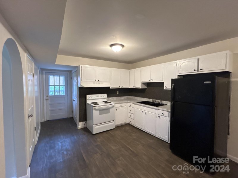 Property image 2 at 137 Sleepy Hollow Road, Charlotte, NC 28217