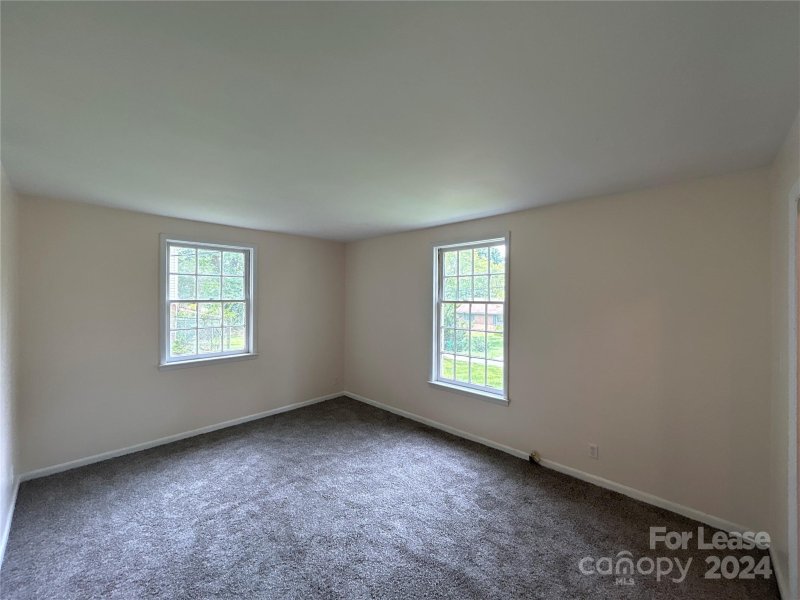 Property image 4 at 137 Sleepy Hollow Road, Charlotte, NC 28217