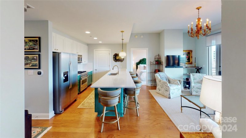 Property image 4 at 701 Royal Court, Charlotte, NC 28202