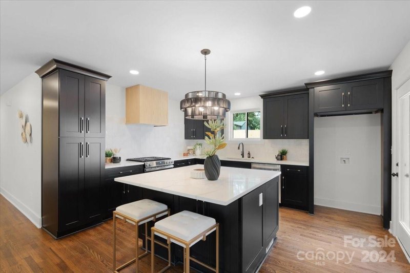 Property image 5 at 1623 Cromwell Court, Charlotte, NC 28205