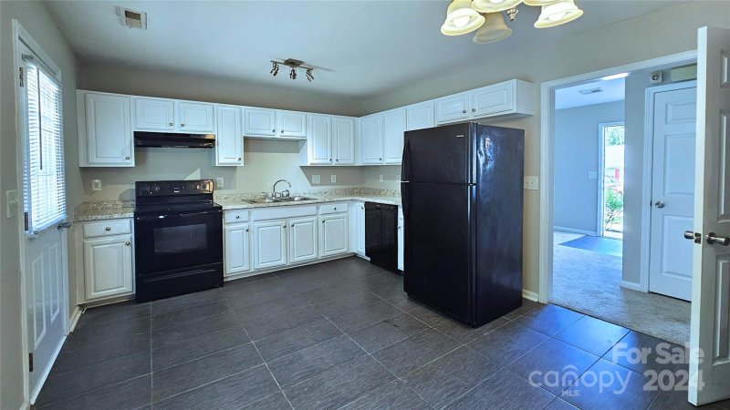 Property image 4 at 4733 Palm Breeze Lane, Charlotte, NC 28208