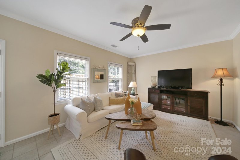 Property image 3 at 3710 Selwyn Farms Lane, Charlotte, NC 28209