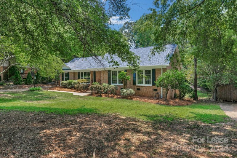 8011 Cliffside Drive