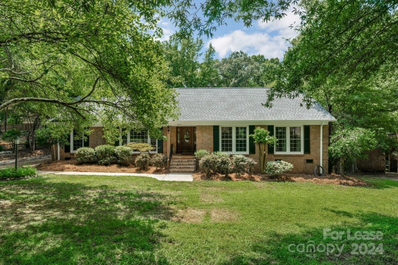 Property image 2 at 8011 Cliffside Drive, Charlotte, NC 28270