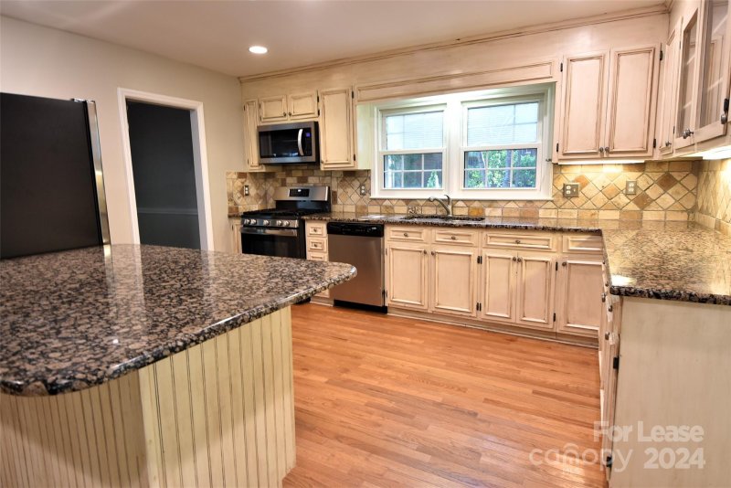 Property image 3 at 8011 Cliffside Drive, Charlotte, NC 28270