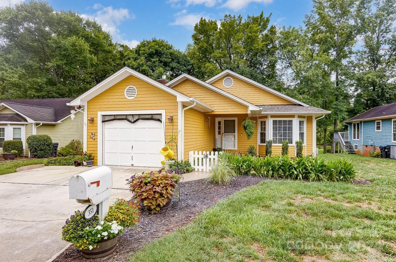 Property image 2 at 351 Mulberry Village Lane, Fort Mill, SC 29715