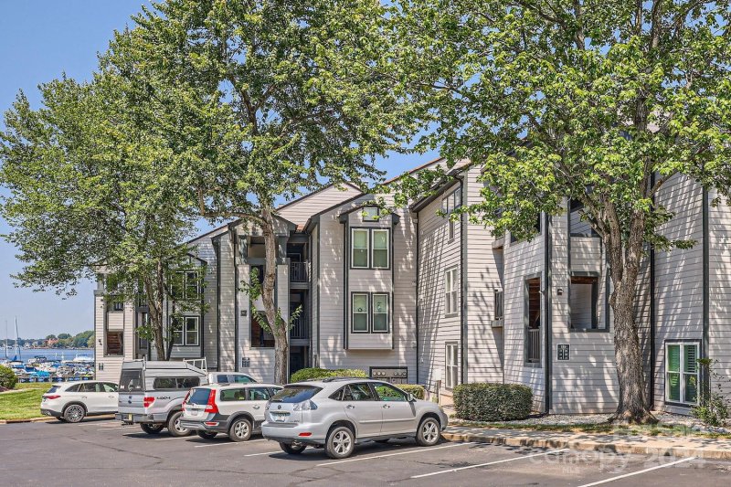 Property image 2 at 18819 Vineyard Point Lane, Cornelius, NC 28031