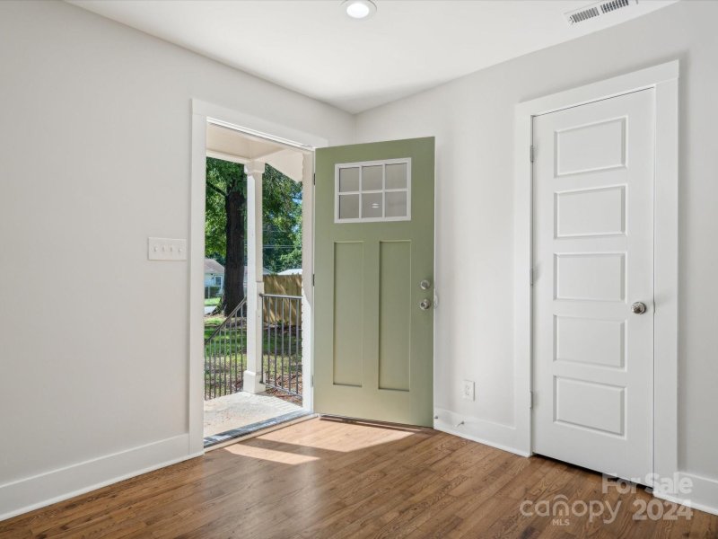 Property image 4 at 2426 Finchley Drive, Charlotte, NC 28215