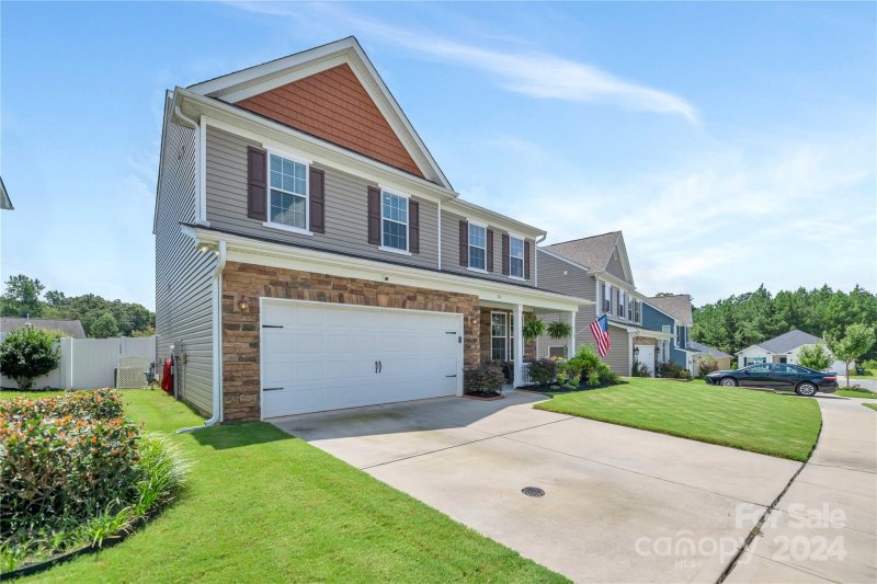 Property image 2 at 711 Robert Moses Drive, Gastonia, NC 28056