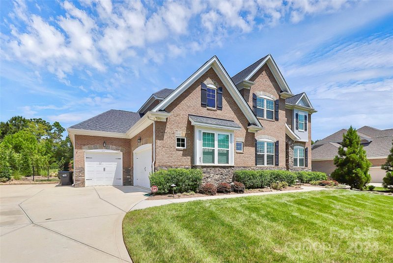 Property image 3 at 7007 Caliterra Drive, Wesley Chapel, NC 28104