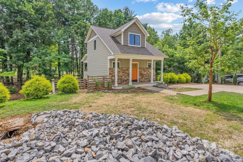 Property image 4 at 220 Eastwood Avenue, Swannanoa, NC 28778