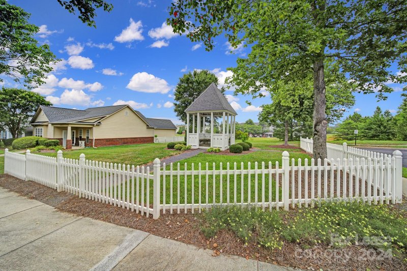 Property image 2 at 9911 Bishops Gate Boulevard, Pineville, NC 28134