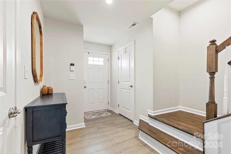 Property image 4 at 3053 Beeler Lane, Charlotte, NC 28208