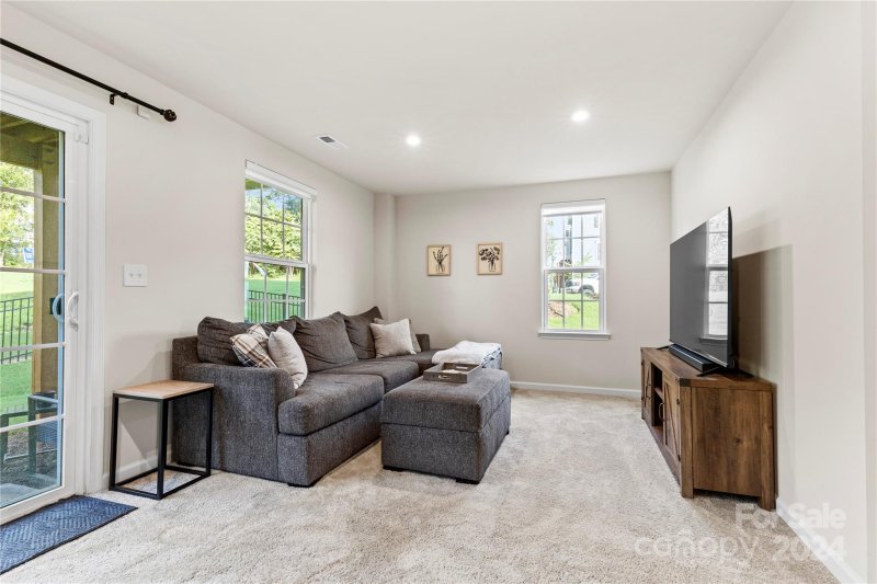 Property image 5 at 3053 Beeler Lane, Charlotte, NC 28208