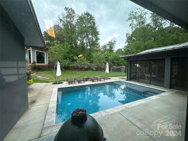 121 Spring Run Drive