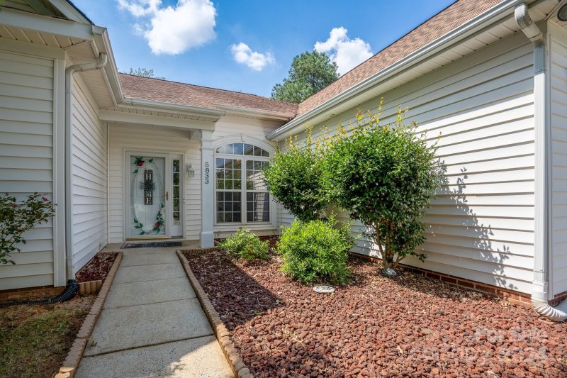 Property image 3 at 5833 Branthurst Drive, Charlotte, NC 28269