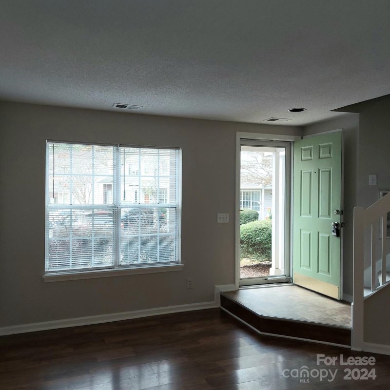 Property image 2 at 3206 Summercroft Lane, Charlotte, NC 28269